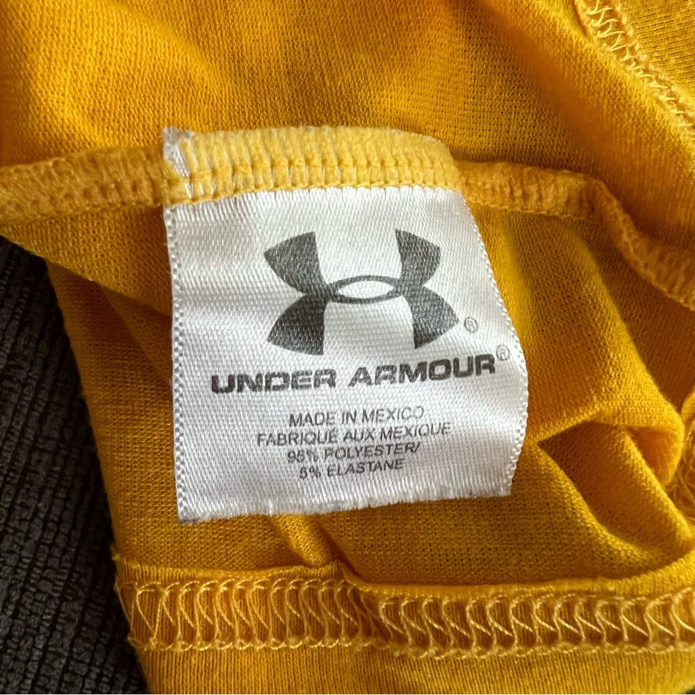 3! Boys UNDER ARMOUR Original Tees 2 Black & 1 Yellow Gold Size Large - Picture 15 of 16
